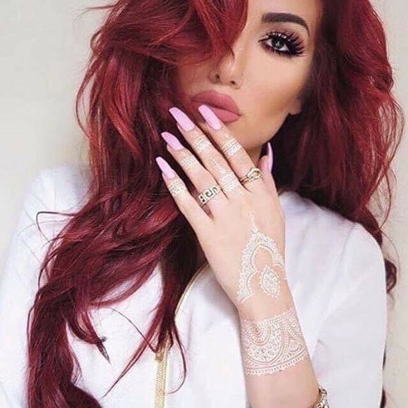 Meet your Posher, Hana - Picture 1 of 1